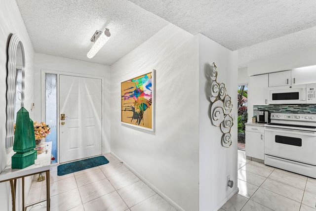 14388 Emerald Lake Drive 2, Delray Beach, FL 33446