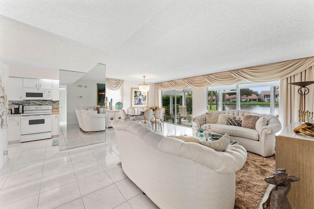 14388 Emerald Lake Drive 2, Delray Beach, FL 33446
