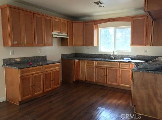 430 E 83rd Street, Los Angeles, CA 90003