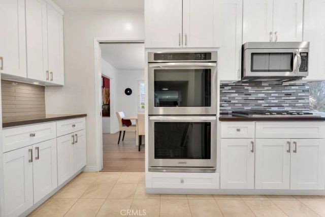 22445 Dardenne, Calabasas, CA 91302