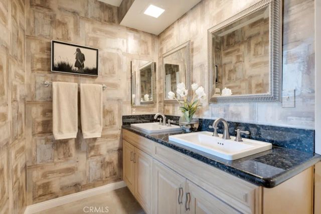 22445 Dardenne, Calabasas, CA 91302