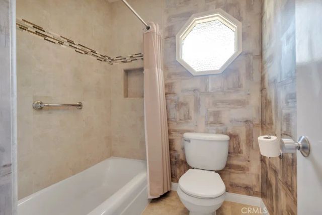 22445 Dardenne, Calabasas, CA 91302