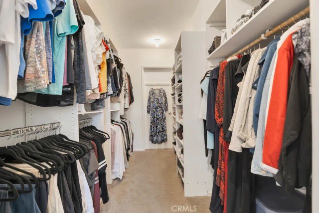 22445 Dardenne, Calabasas, CA 91302