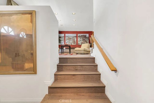22445 Dardenne, Calabasas, CA 91302