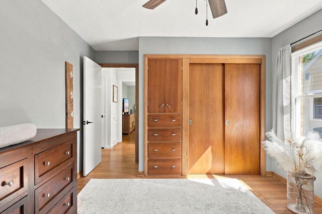422 E MISSION ROAD, Green Bay, WI 54301