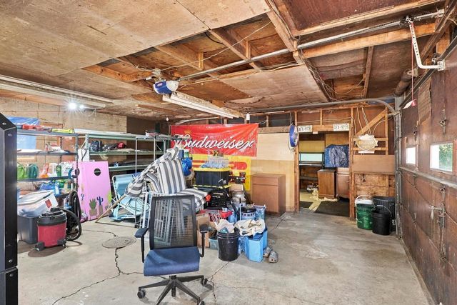 422 E MISSION ROAD, Green Bay, WI 54301