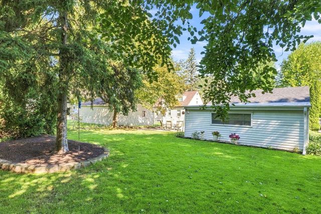 422 E MISSION ROAD, Green Bay, WI 54301