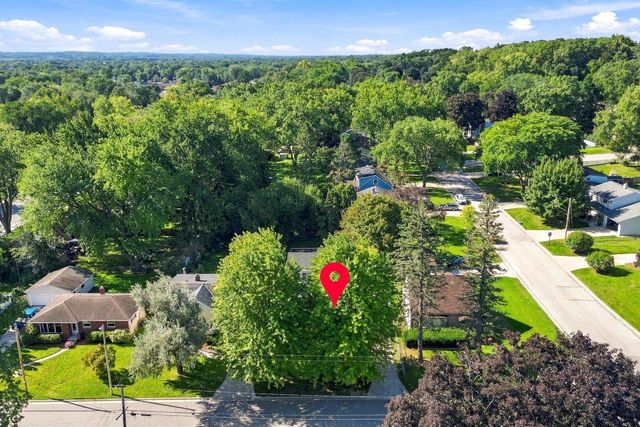 422 E MISSION ROAD, Green Bay, WI 54301