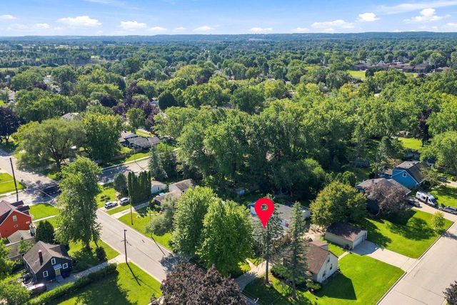 422 E MISSION ROAD, Green Bay, WI 54301