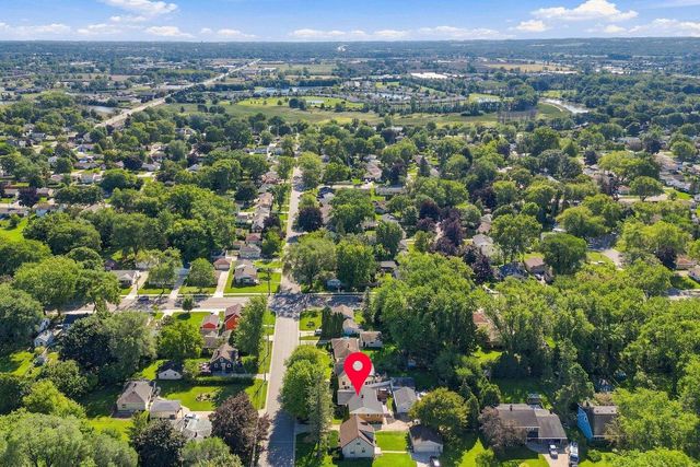 422 E MISSION ROAD, Green Bay, WI 54301