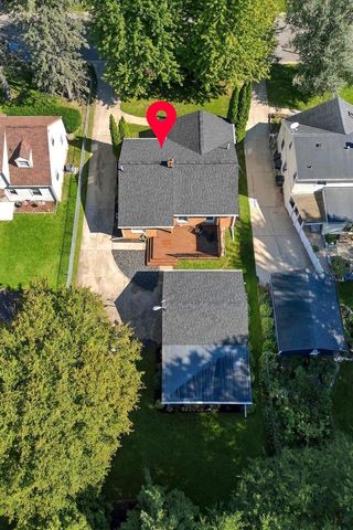 422 E MISSION ROAD, Green Bay, WI 54301