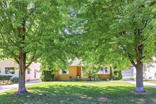 422 E MISSION ROAD, Green Bay, WI 54301