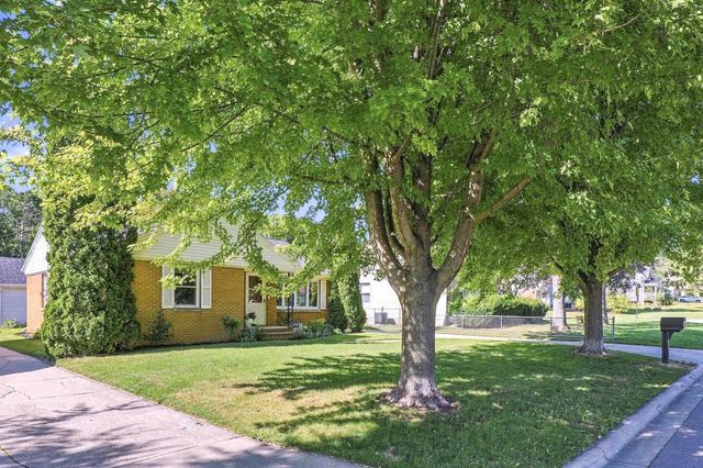 422 E MISSION ROAD, Green Bay, WI 54301