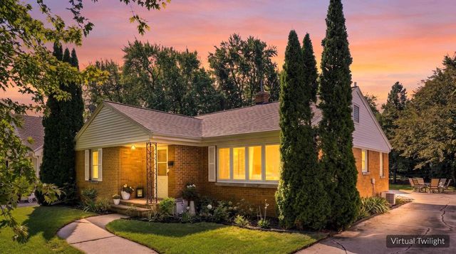 422 E MISSION ROAD, Green Bay, WI 54301