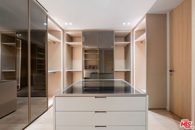 12227 Tweed Lane, Los Angeles, CA 90049