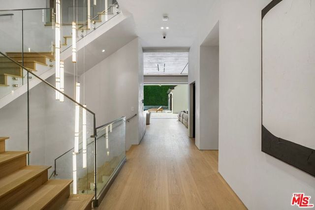 12227 Tweed Lane, Los Angeles, CA 90049