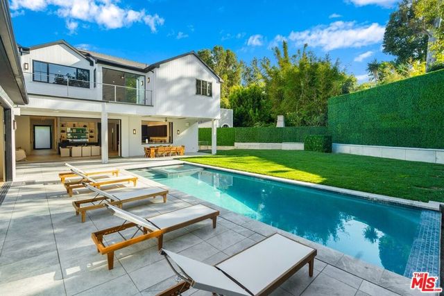 12227 Tweed Lane, Los Angeles, CA 90049