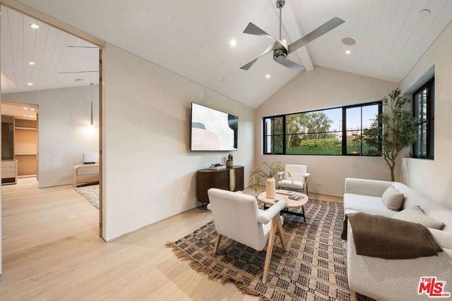 12227 Tweed Lane, Los Angeles, CA 90049