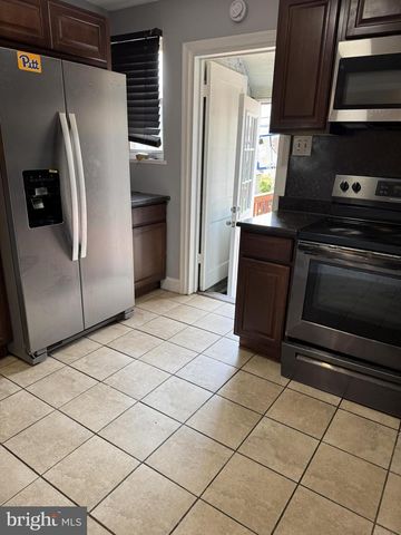 112 BURTON LN E, Sharon Hill, PA 19079