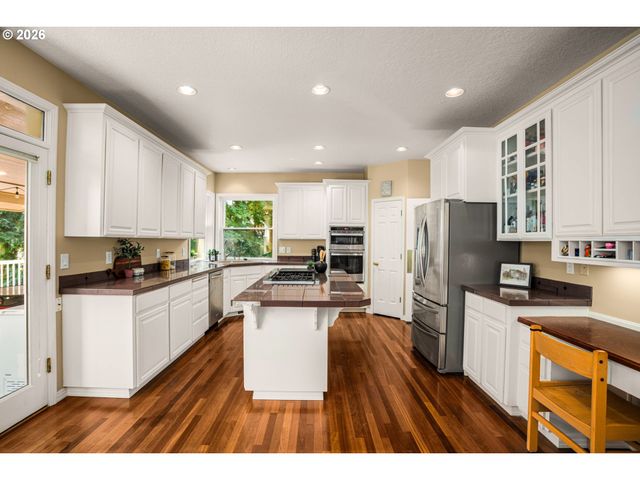 3914 WELLINGTON Pl, West Linn, OR 97068