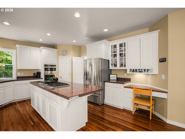 3914 WELLINGTON Pl, West Linn, OR 97068