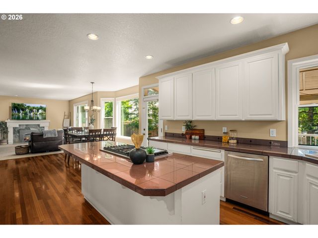 3914 WELLINGTON Pl, West Linn, OR 97068