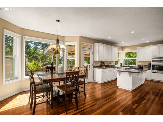 3914 WELLINGTON Pl, West Linn, OR 97068
