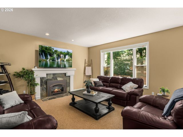 3914 WELLINGTON Pl, West Linn, OR 97068