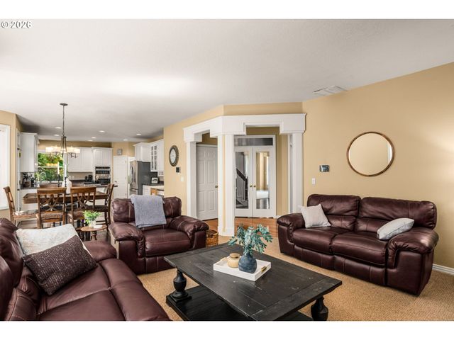 3914 WELLINGTON Pl, West Linn, OR 97068