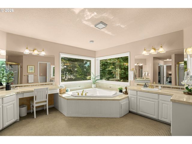 3914 WELLINGTON Pl, West Linn, OR 97068
