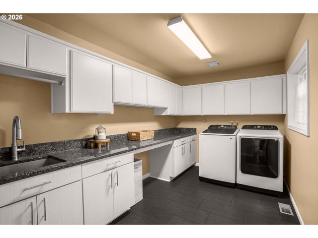 3914 WELLINGTON Pl, West Linn, OR 97068