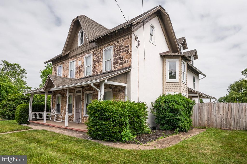 1222 BETHEL CHURCH RD, Spring City, PA 19475