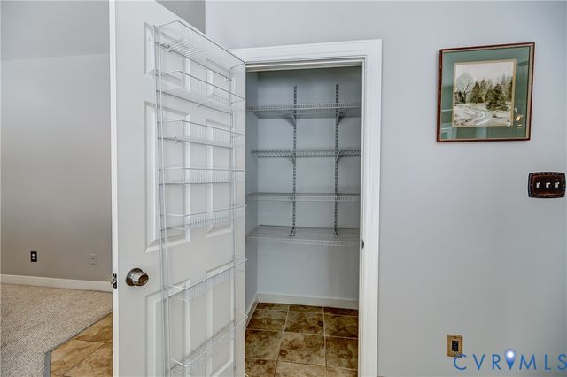 1325 Hawkins Wood Cir, Midlothian, VA 23114