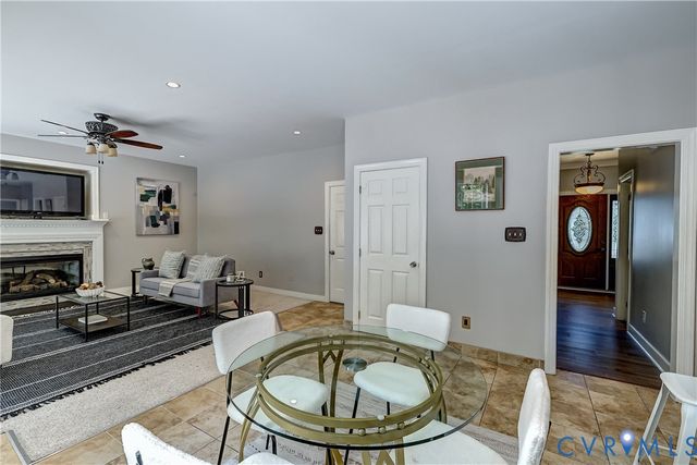 1325 Hawkins Wood Cir, Midlothian, VA 23114