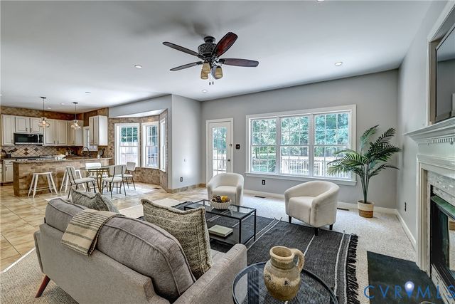 1325 Hawkins Wood Cir, Midlothian, VA 23114
