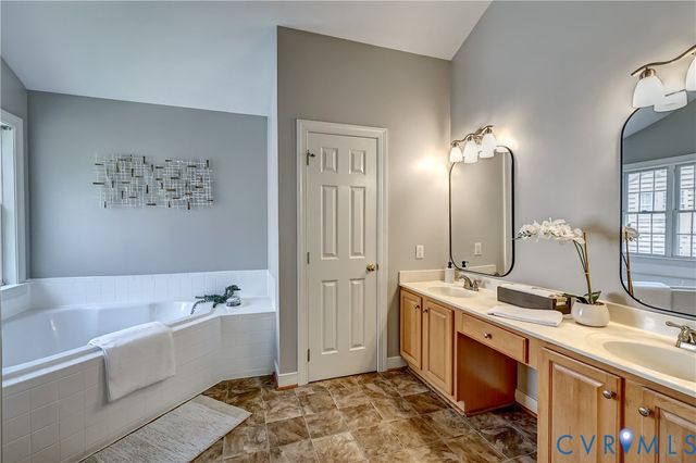 1325 Hawkins Wood Cir, Midlothian, VA 23114