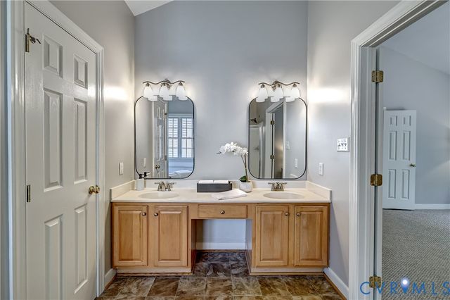 1325 Hawkins Wood Cir, Midlothian, VA 23114