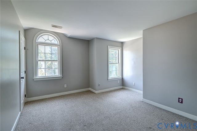 1325 Hawkins Wood Cir, Midlothian, VA 23114
