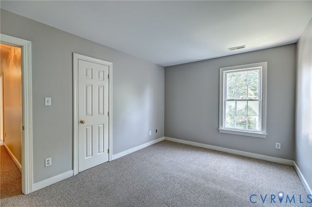 1325 Hawkins Wood Cir, Midlothian, VA 23114