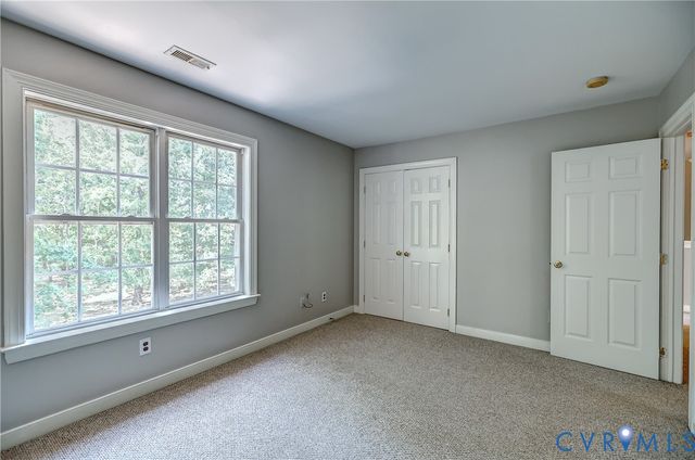 1325 Hawkins Wood Cir, Midlothian, VA 23114