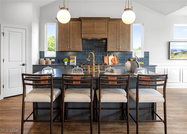 794 Colesbourne Circle, Green, OH 44685