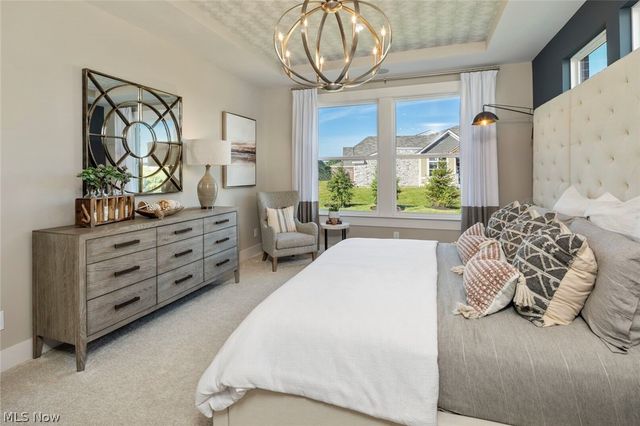 794 Colesbourne Circle, Green, OH 44685