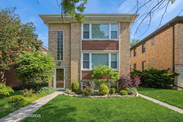 96 Forest Avenue 2, Riverside, IL 60546