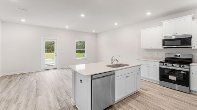 38 Rudder Lane, Freeport, FL 32439