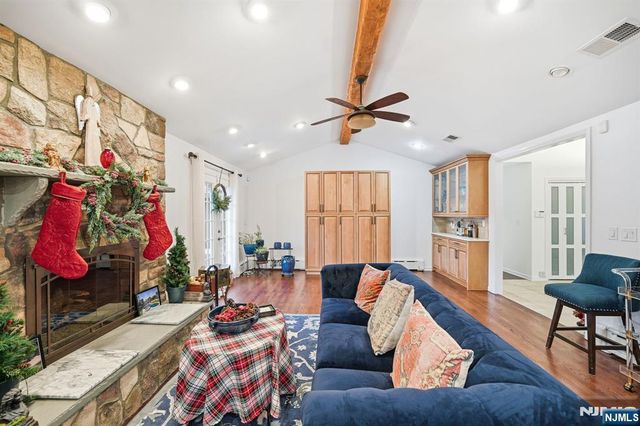 85 Oak Drive, Upper Saddle River, NJ 07458