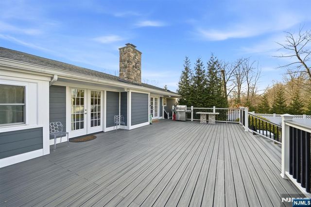 85 Oak Drive, Upper Saddle River, NJ 07458