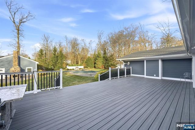 85 Oak Drive, Upper Saddle River, NJ 07458