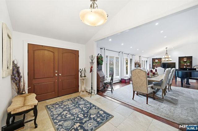 85 Oak Drive, Upper Saddle River, NJ 07458