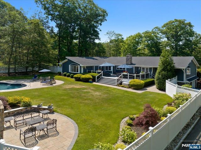 85 Oak Drive, Upper Saddle River, NJ 07458