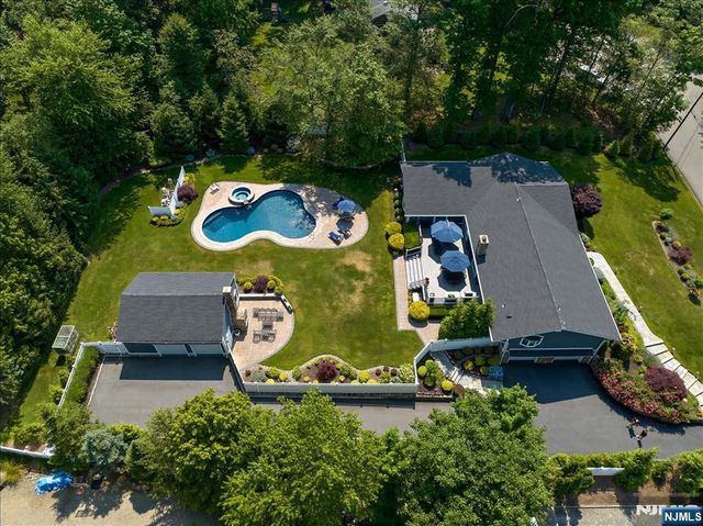 85 Oak Drive, Upper Saddle River, NJ 07458